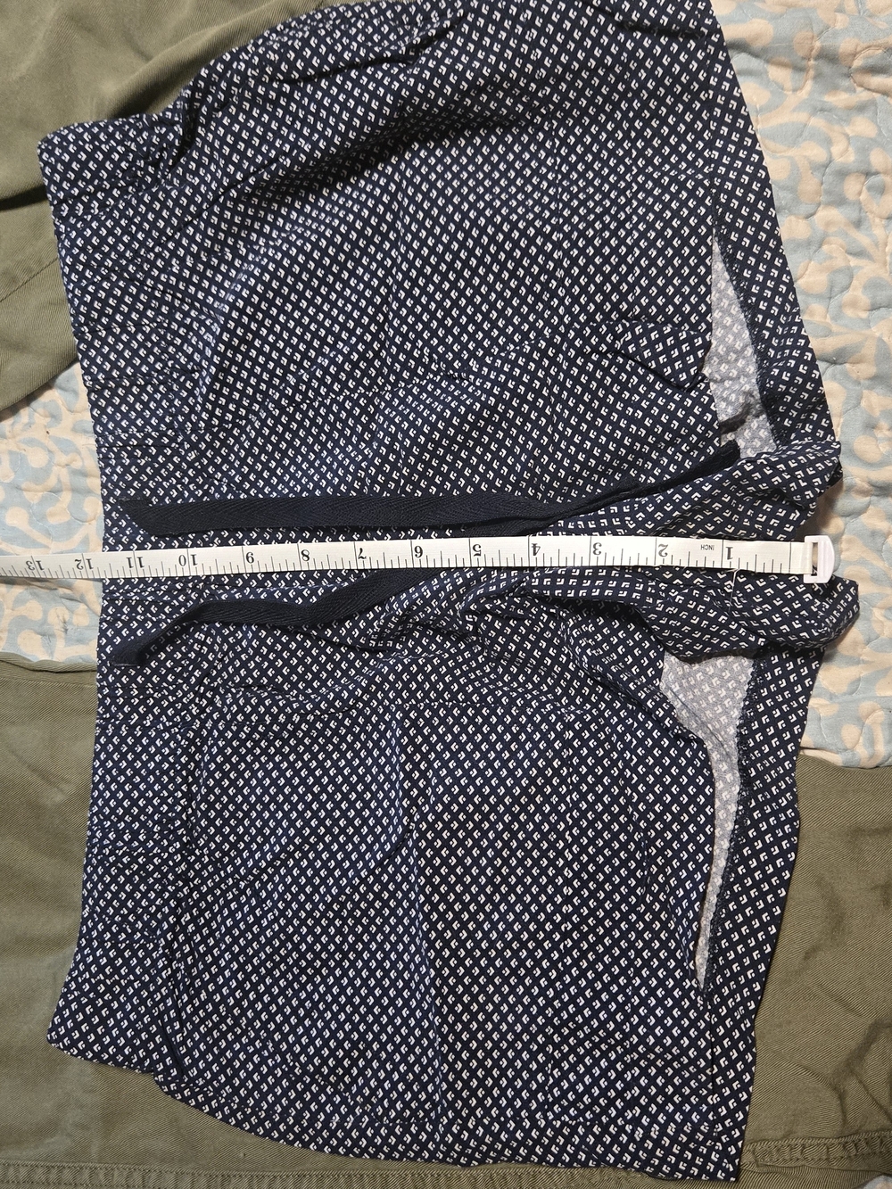 GAP Navy Drawstring Geometric Athletic Shorts - Picture 2 of 3